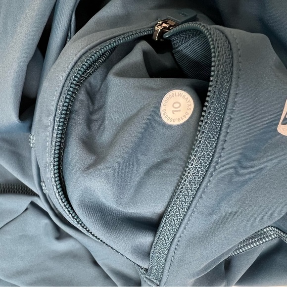 Lululemon Pace Rival Mid-Rise Crop - Picture 9 of 9